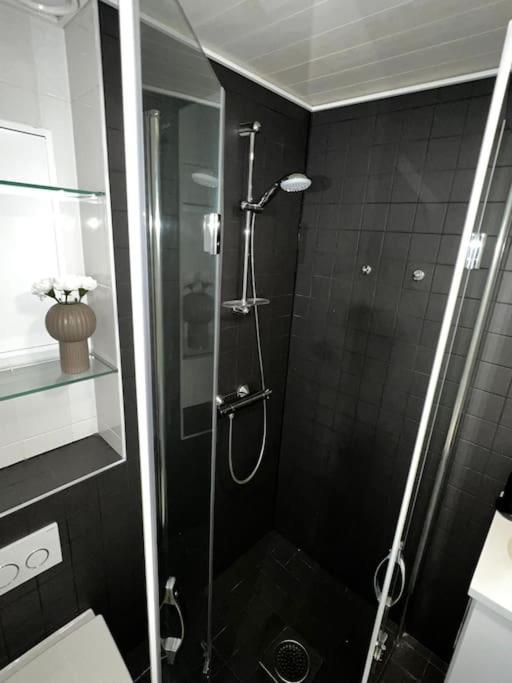 Cozy Penthouse Loft - Near The Airport Apartment Вантаа Екстериор снимка